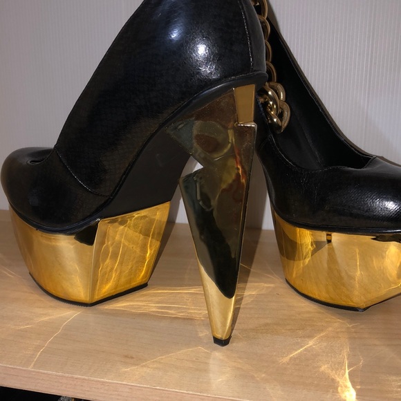 ❌SOLD ❌Privileged Gold Lightning Bold Platforms - Picture 2 of 5